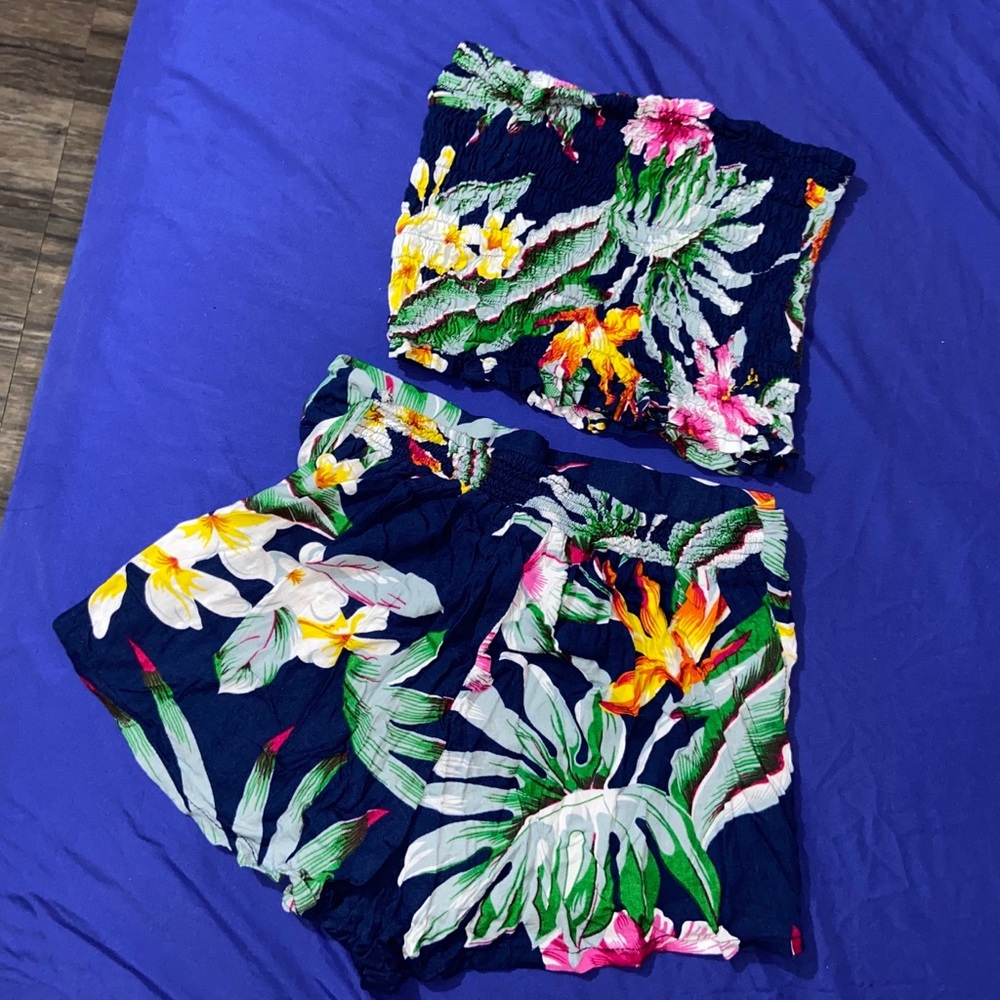 2-piece tub top and shorts